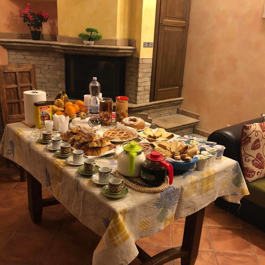 Agriturismo Pianezze Villa Grotte di Castro Luaran gambar