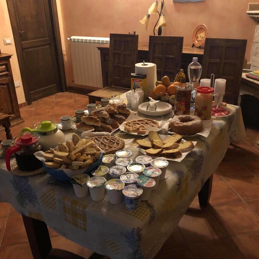 Agriturismo Pianezze Villa Grotte di Castro Luaran gambar