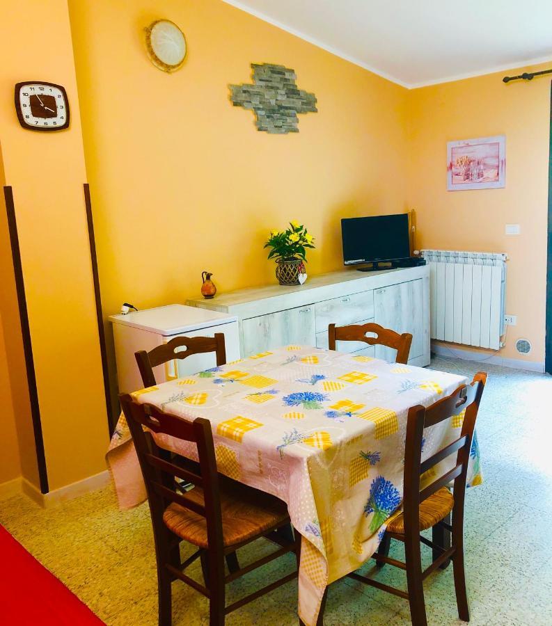 Agriturismo Pianezze Villa Grotte di Castro Luaran gambar