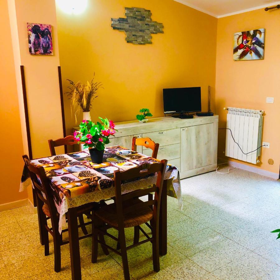 Agriturismo Pianezze Villa Grotte di Castro Luaran gambar