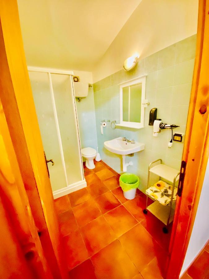 Agriturismo Pianezze Villa Grotte di Castro Luaran gambar