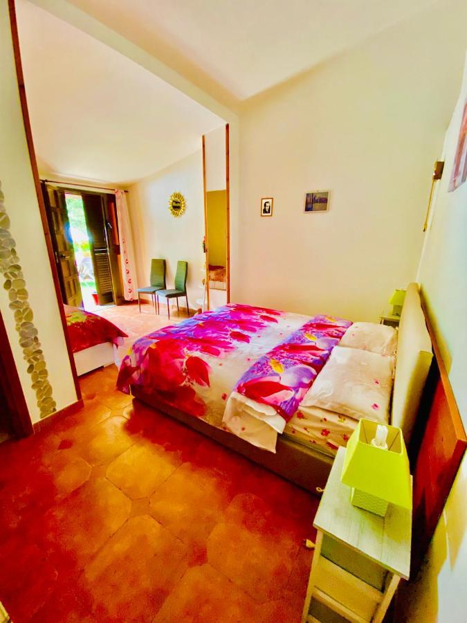Agriturismo Pianezze Villa Grotte di Castro Luaran gambar